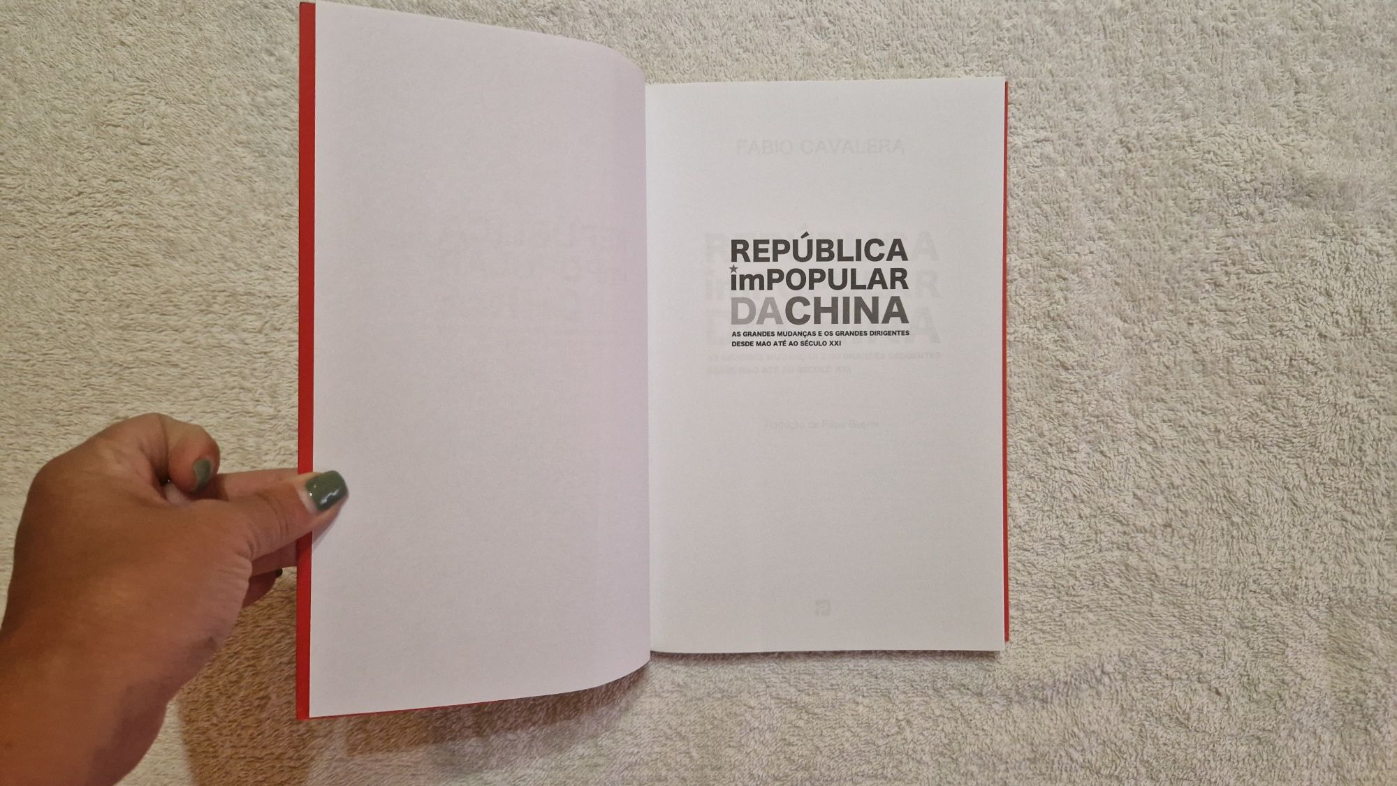 Livro "República Impopular da China" de Fábio Cavalera