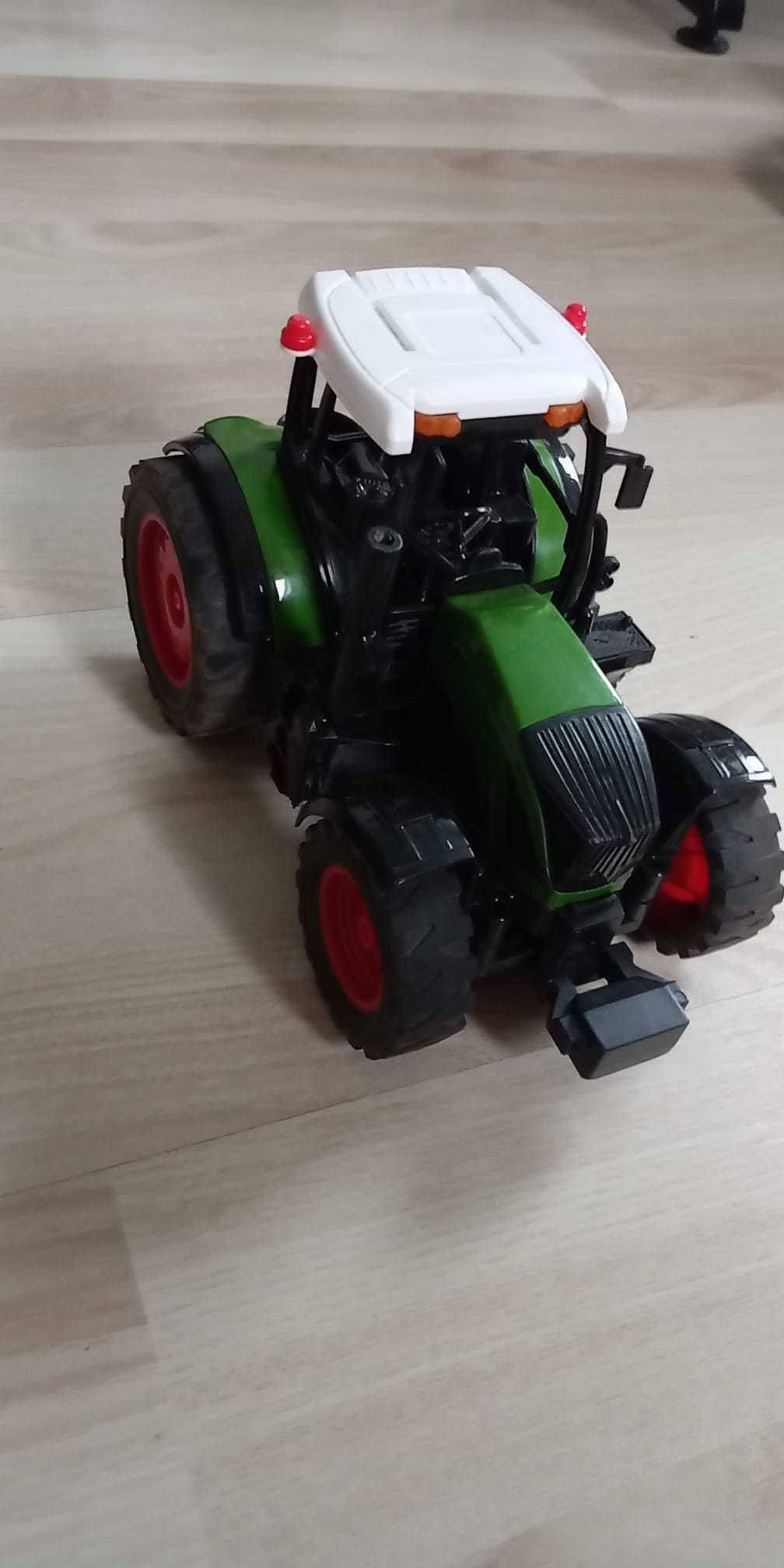Traktor zabawka zielony