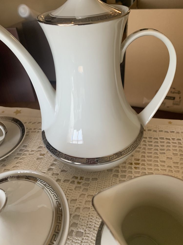 Lindo serviço de café de loiça Coimbra