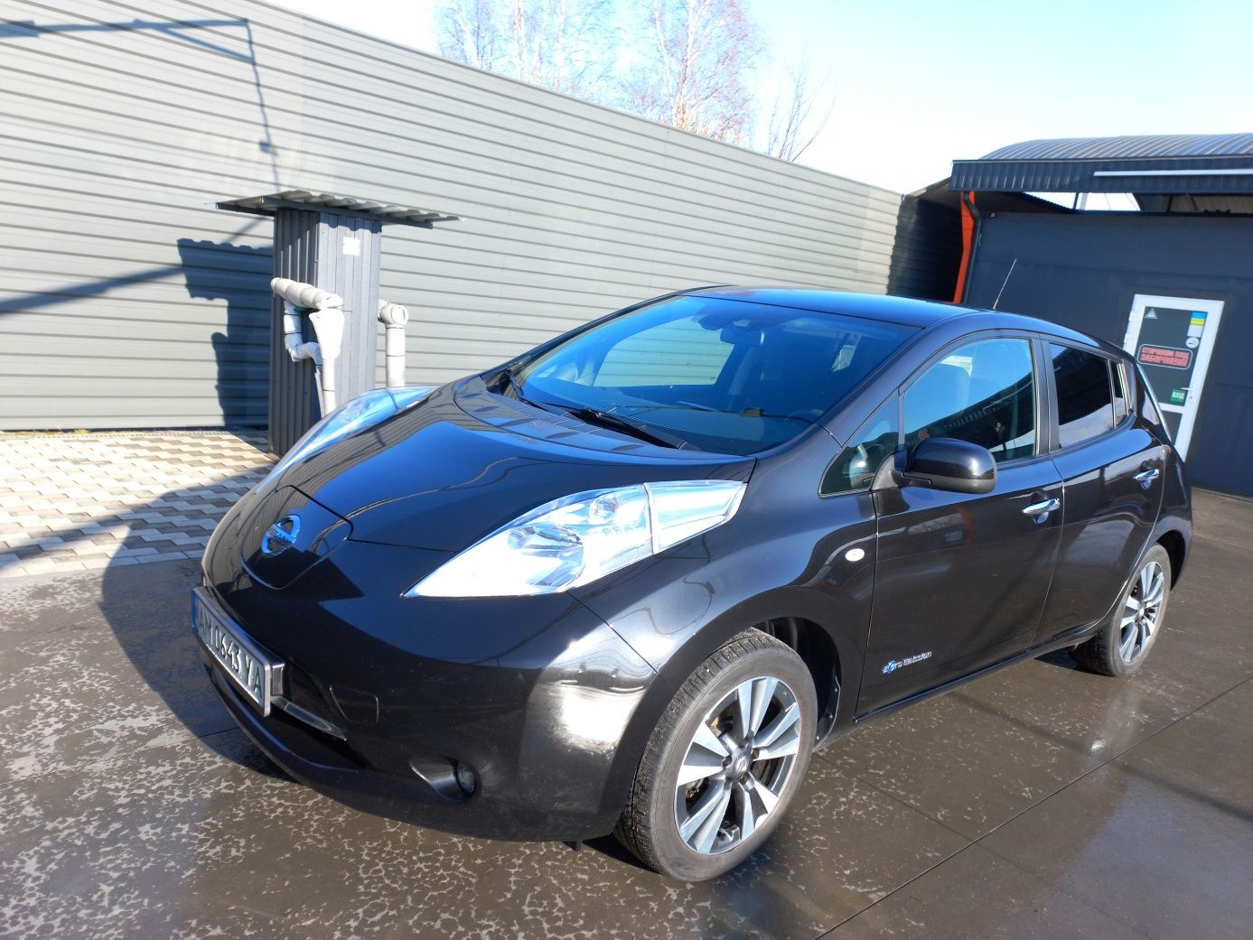 Nissan Leaf 2017 року