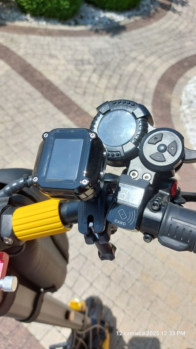 Hulajnoga elektryczna Vsett 10+, mały przebieg