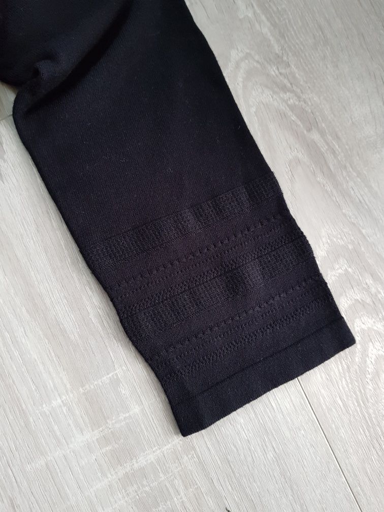 Sweterek czarny narzutka C&A nowy XS