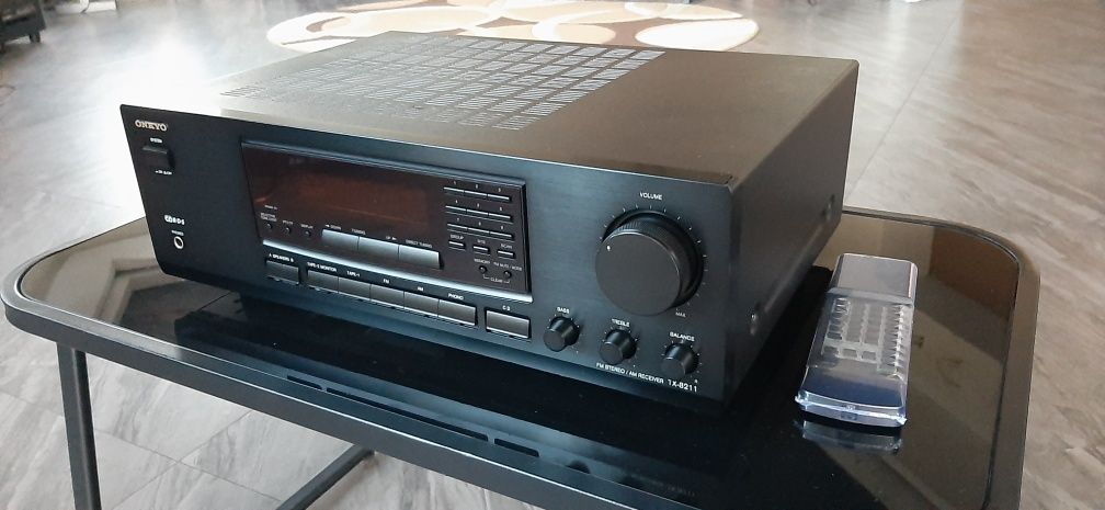 Ресивер Onkyo TX 8211