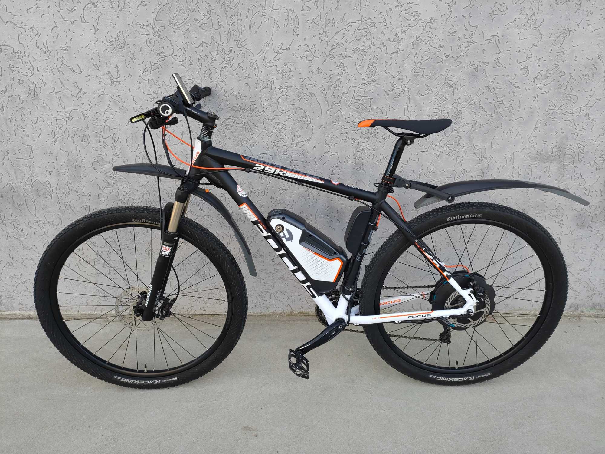 Електровелосипед найнер Focus Jarifa 29R, курок газу, RockShox