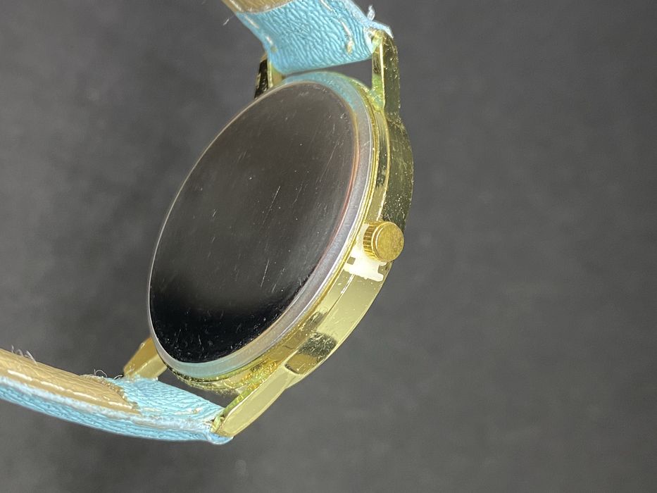 Женские кварцевые часы