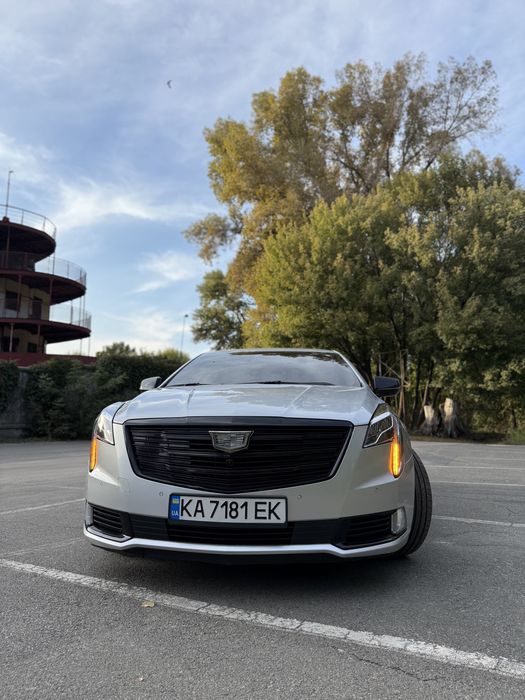 Cadillac XTS  V6  AWD  Luxury