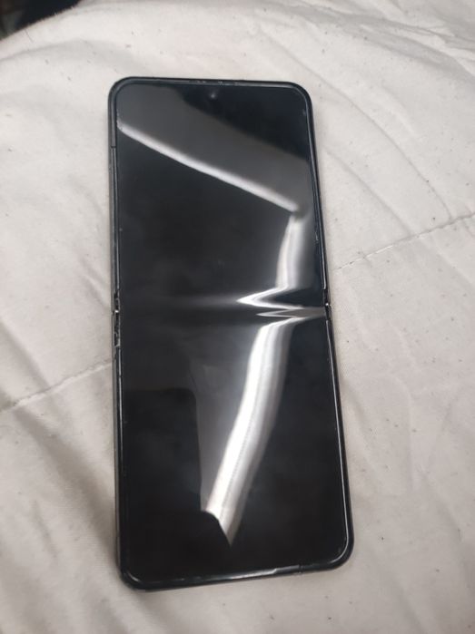 Samsung Galaxy Flip 5