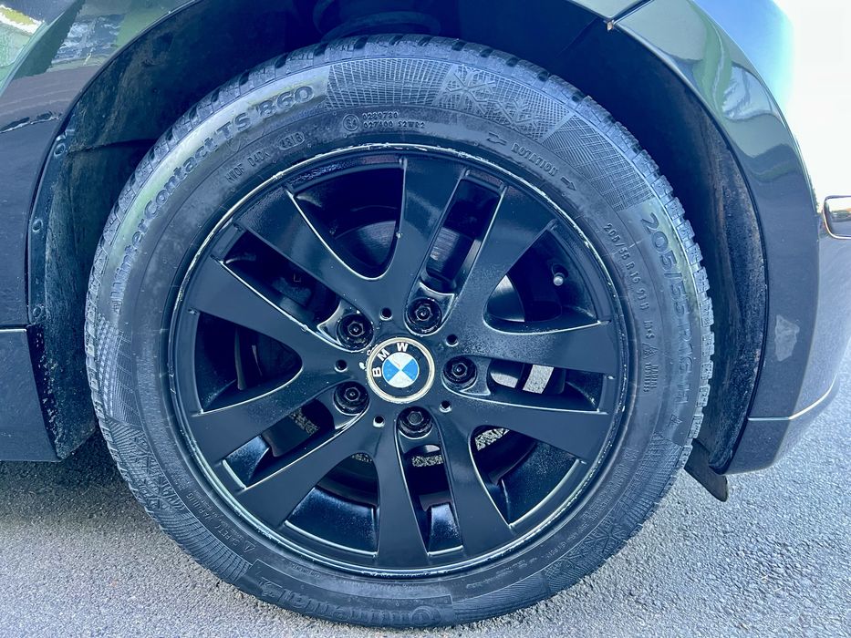 У продажy BMW 2.0 Бензин.Автомат