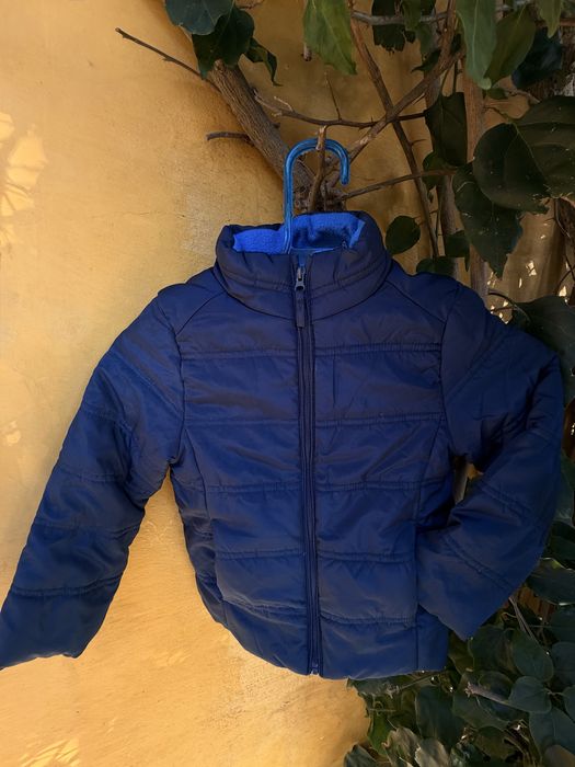 Blusão de criança azul com forro polar