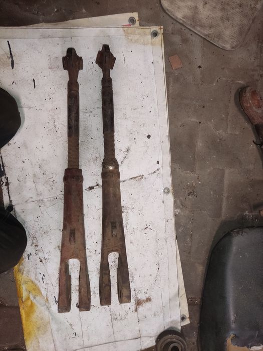 Ramię podnośnika / wieszak TUZ do ciągnika – solidne, sprawne,