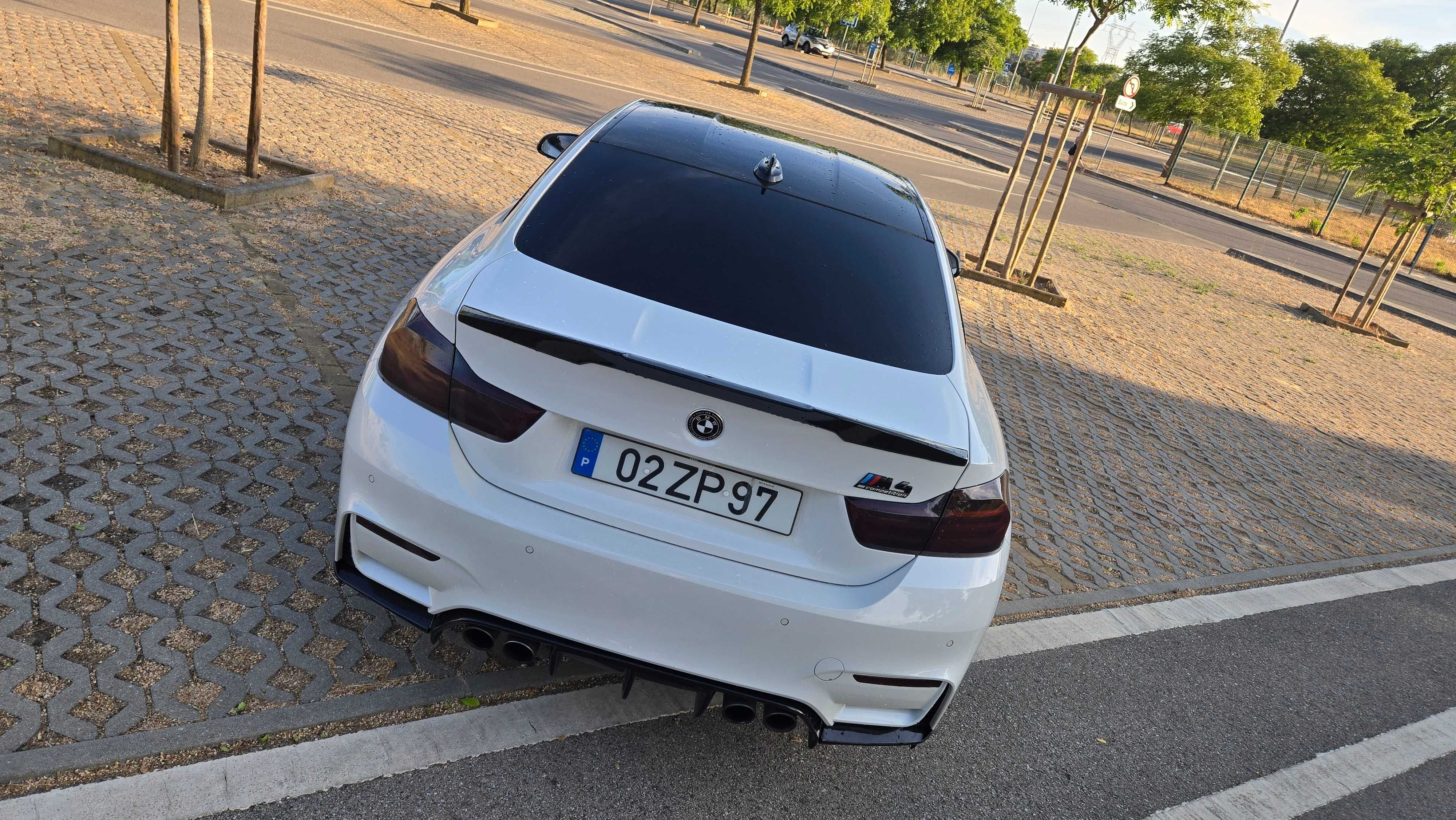 BMW M4 aceito retoma