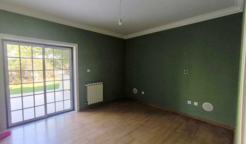 Apartamento T3 em Beloura, inserido em condomínio fechado com piscina