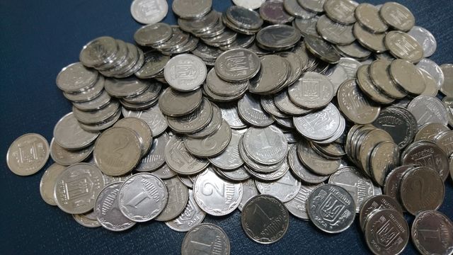Монеты 1 и 2 копейки Украина больше 200 штук, разные года, деньги.