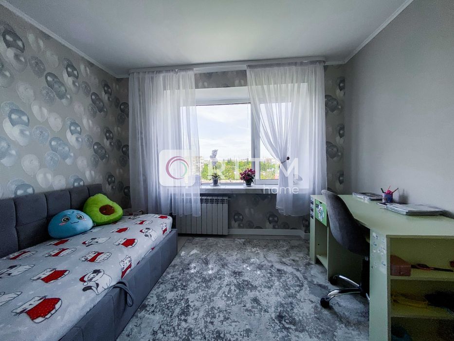 Продаж просторої 3к-квартири з сучасним ремонтом!82 м2! пр.Відродження