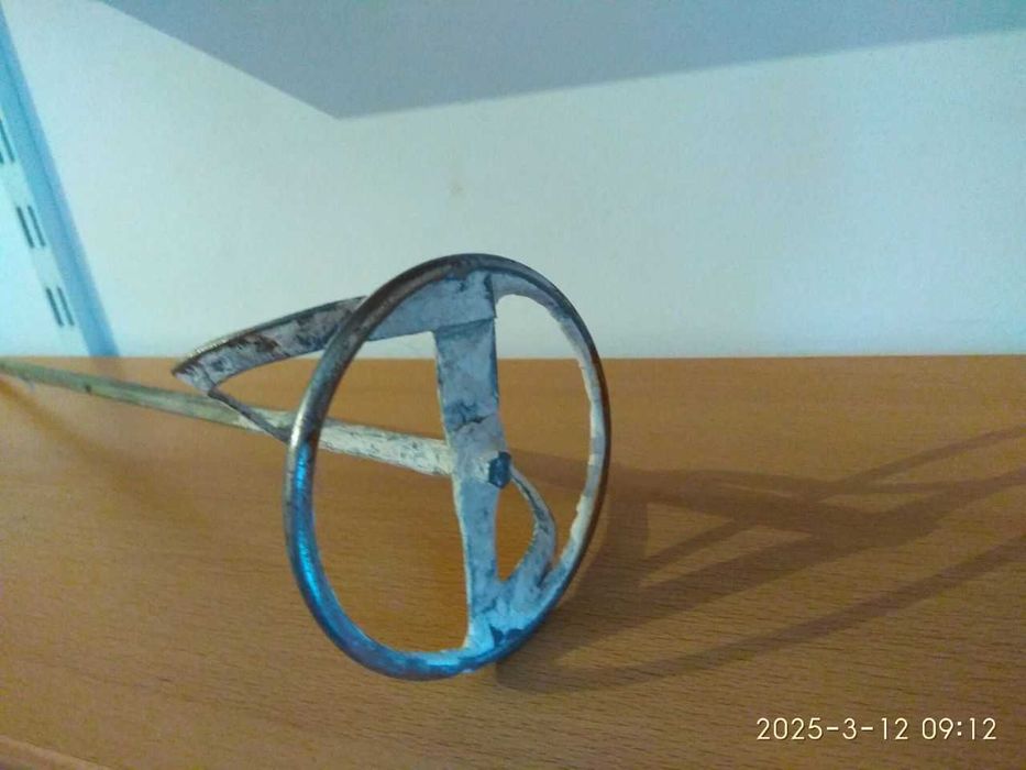 для строителя - венчик - насадка , ножовка и другие