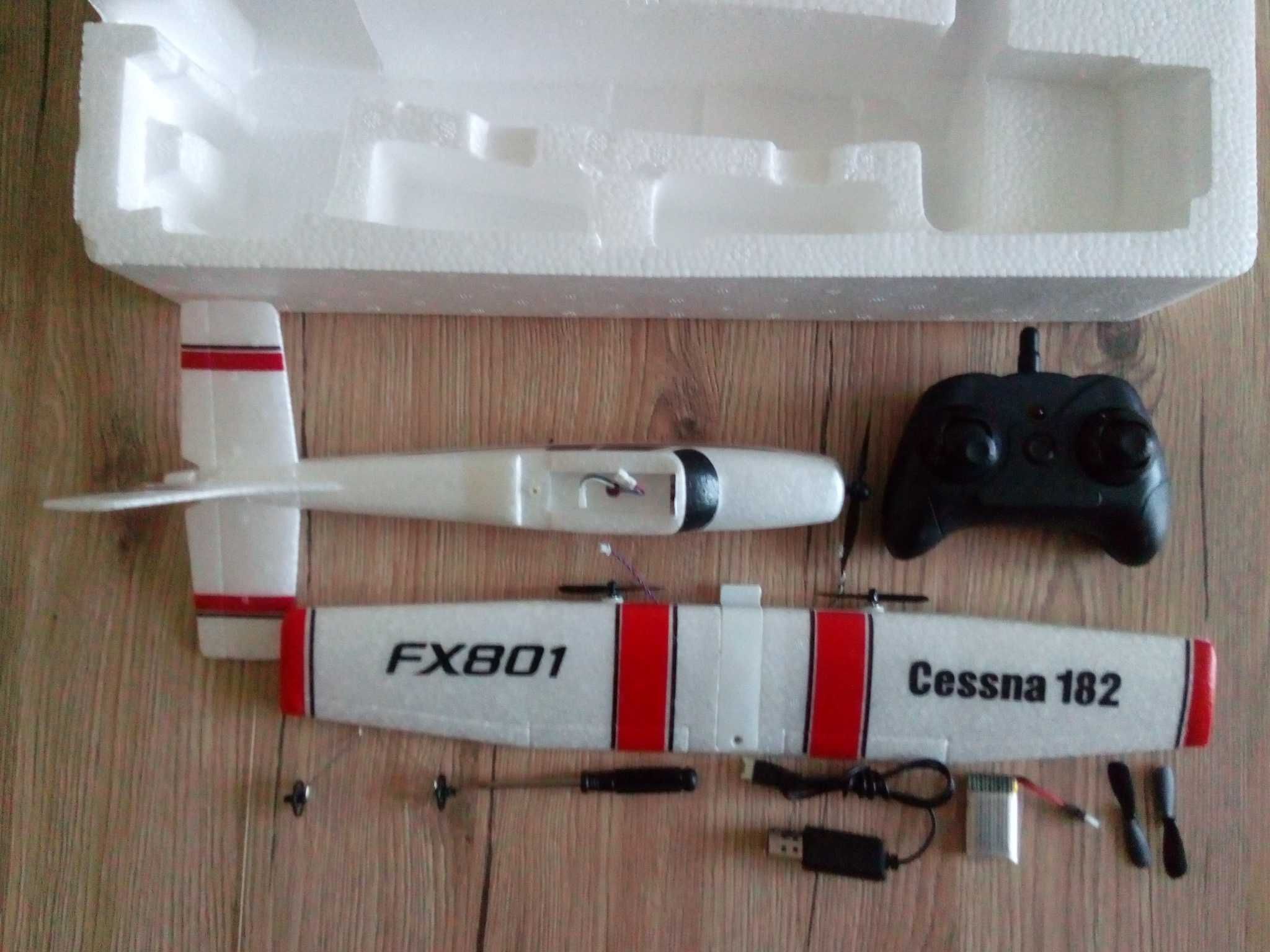 Model FX801 Samolot Zdalnie Sterowany RC  2k  38,5x31
