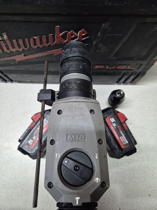Milwaukee Młotowiertarka SDS PLUS+Aku2x+Walizka+Ładowarka F11