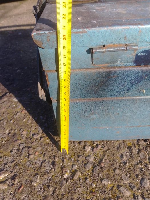 Skrzynka narzędziowa, stan oceniam na dobry