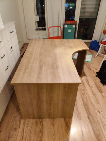 Duże biurko narożne wraz z szafką