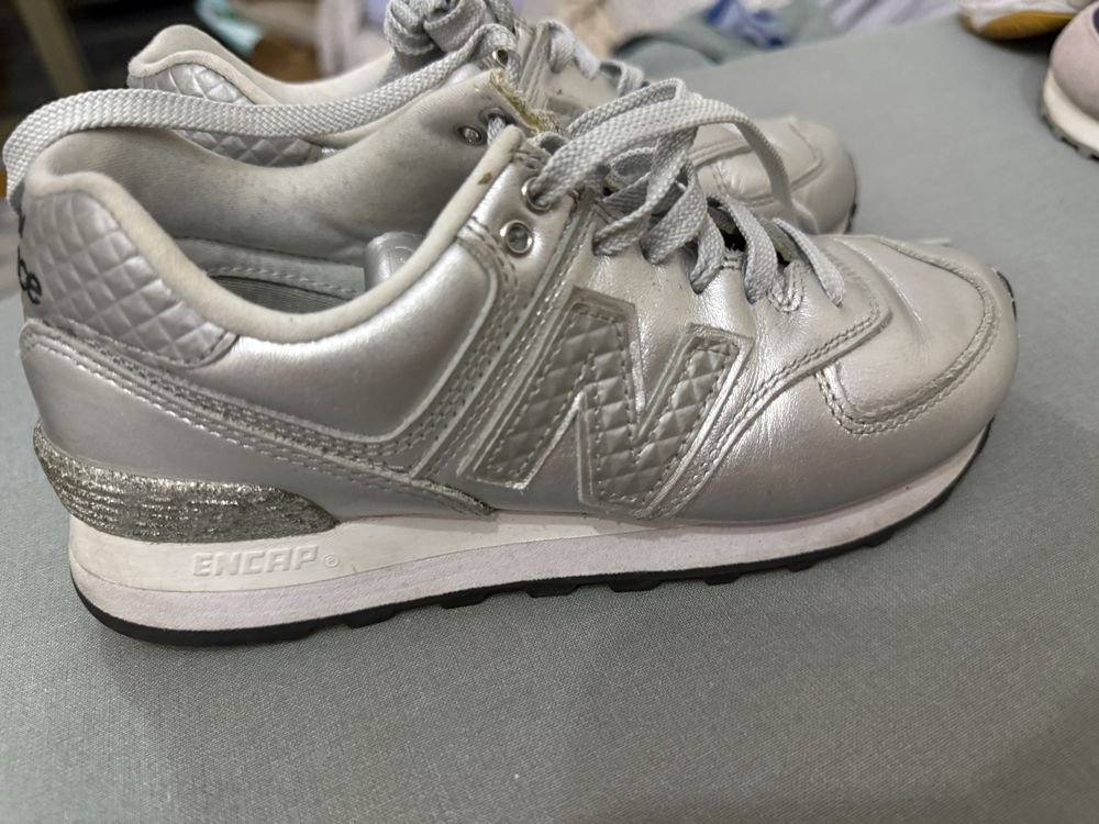 Sapatilhas prateadas/New Balance