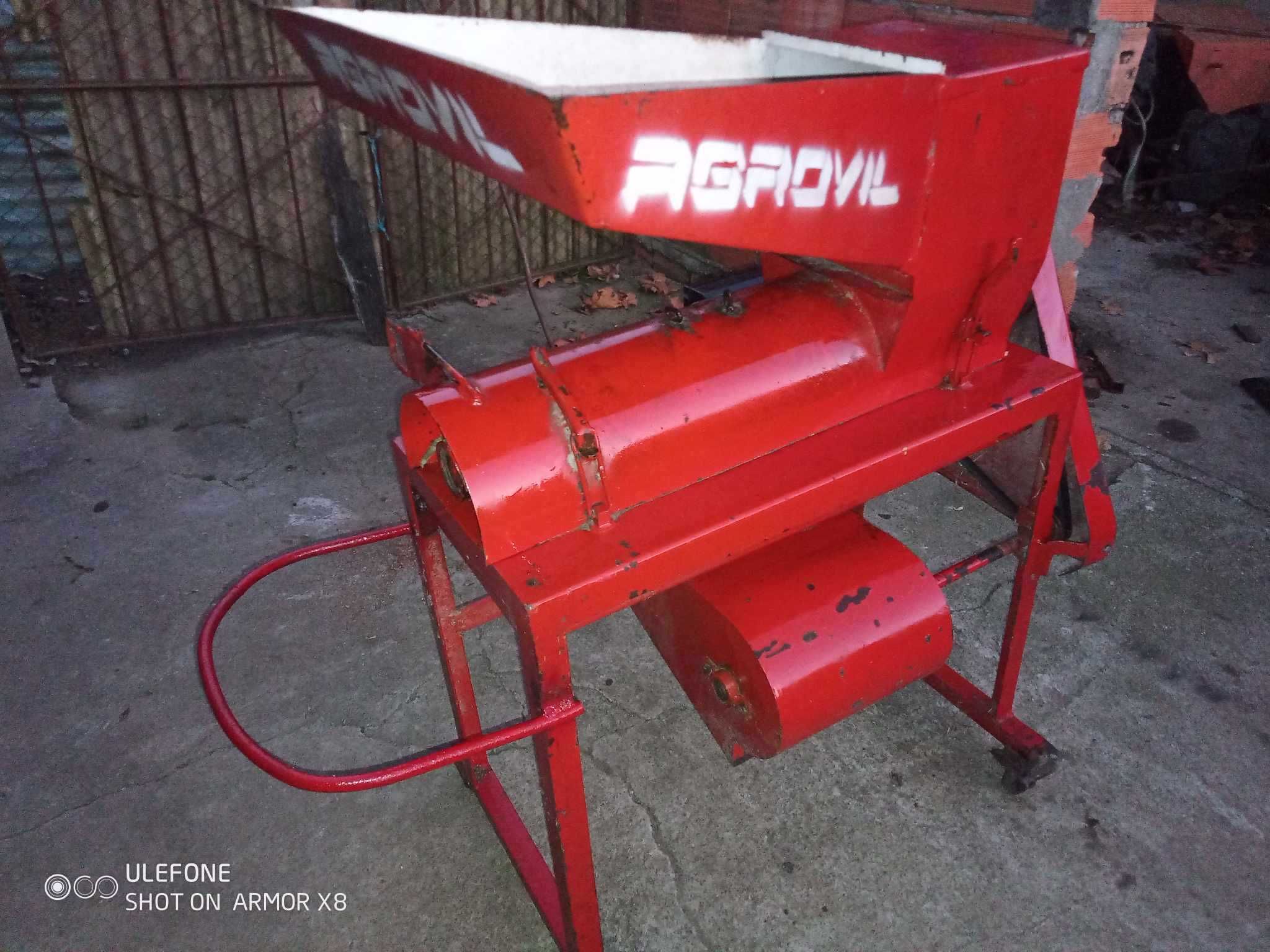 Debulhadeira de milho elétrica AGROVIL