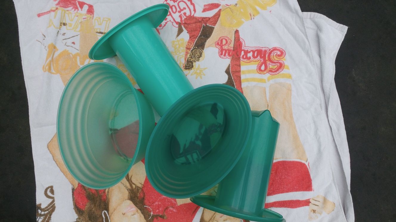 Pojemniki dwa ZESTAWY do chłodzenia TUPPERWARE zestaw