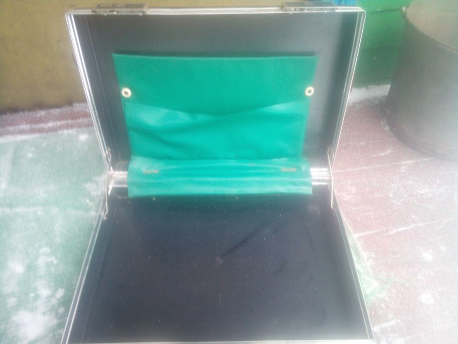 Дипломат  пластиковый