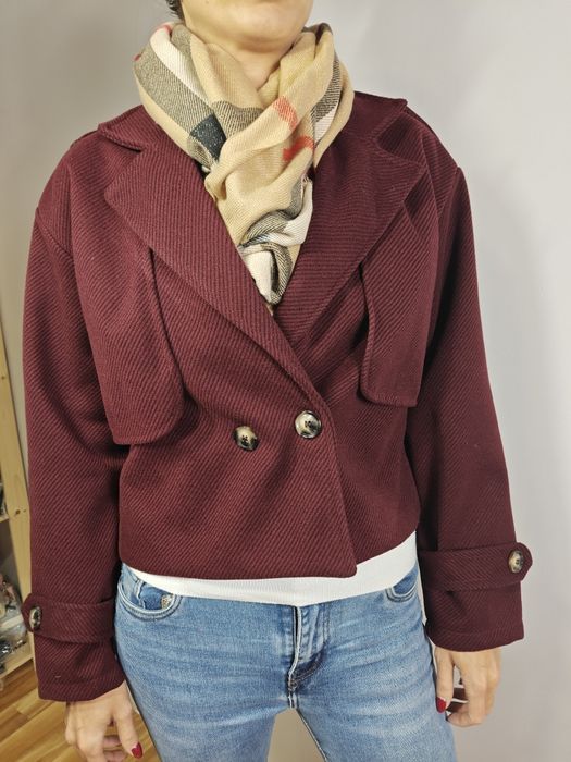 Kurtka, krótki płaszczyk zapinany na guziki