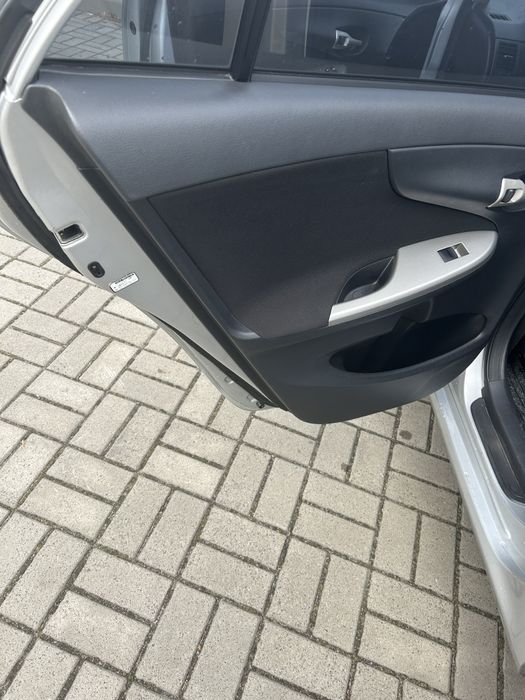 Продам своє офіційне авто