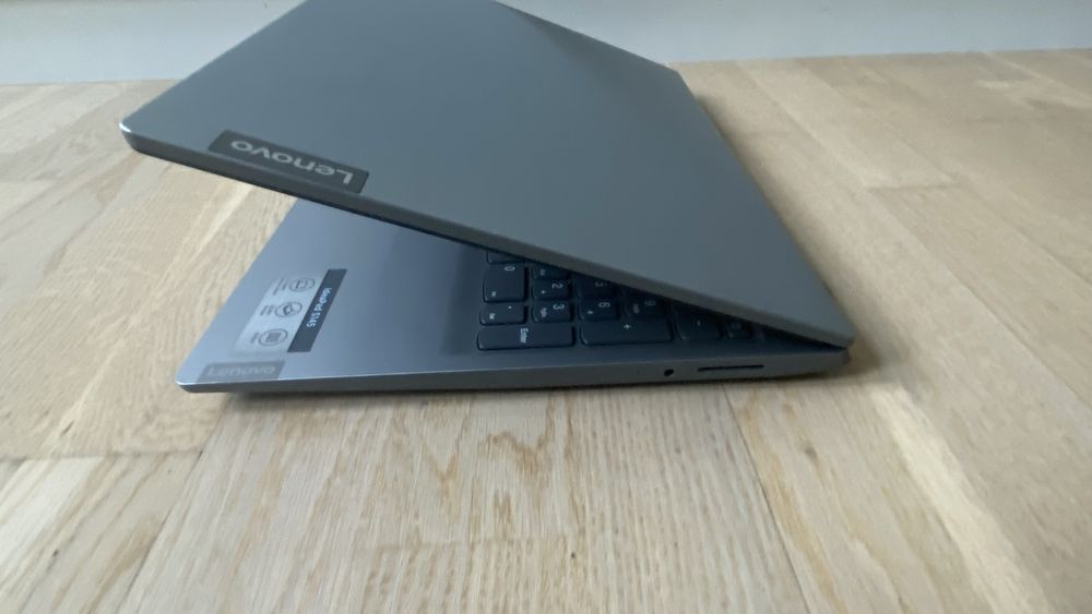 Laptop Lenovo Ideapad S145