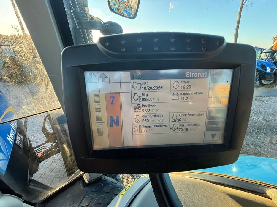 Ciągnik rolniczy New Holland T7030