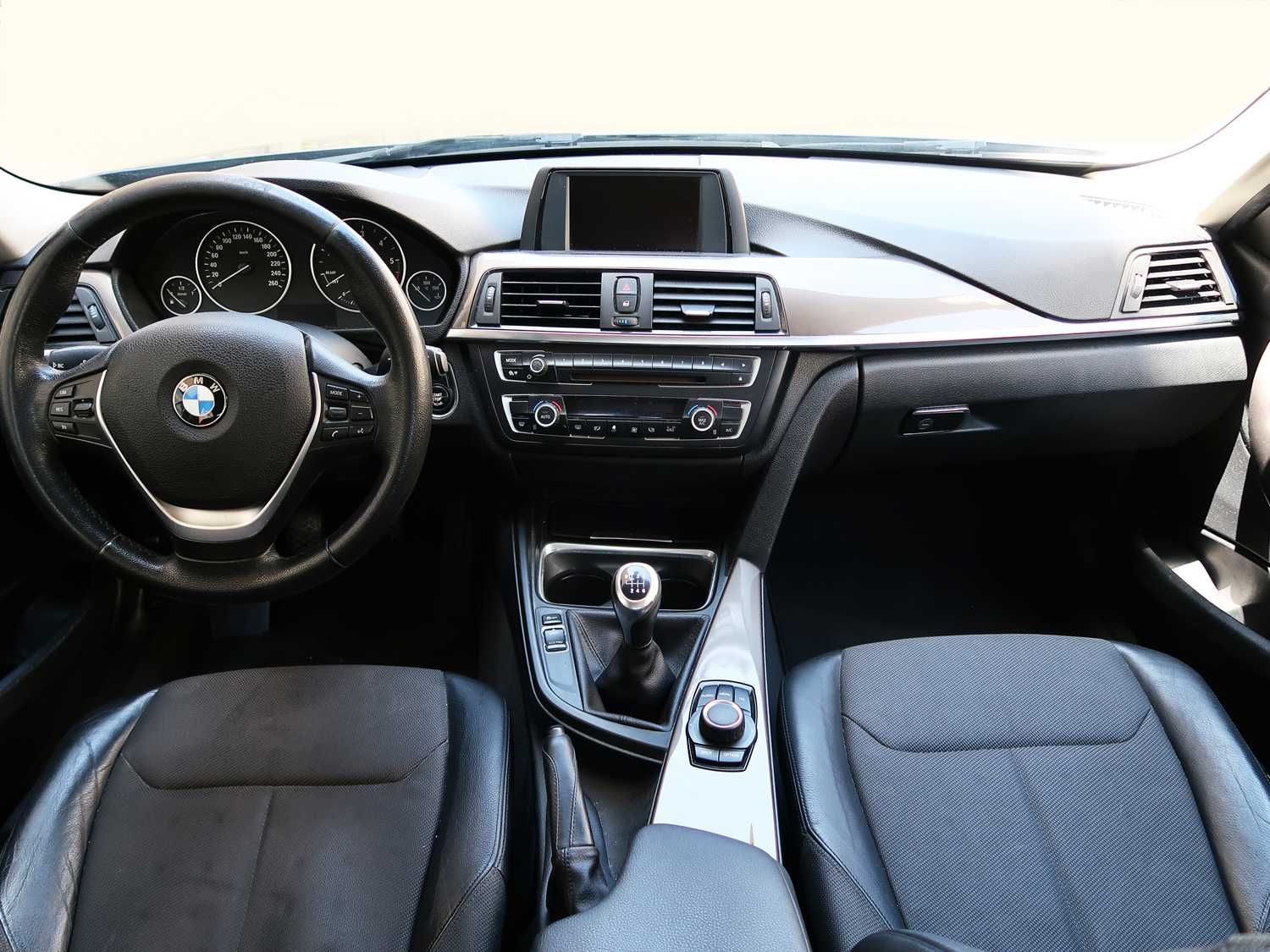 BMW 318d Line Modern, 1995cm3, 143cv, nacional, 2015
