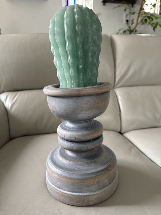 Wyjatkowy drewniany swiecznik recznie wykonany z klocka plus swieca