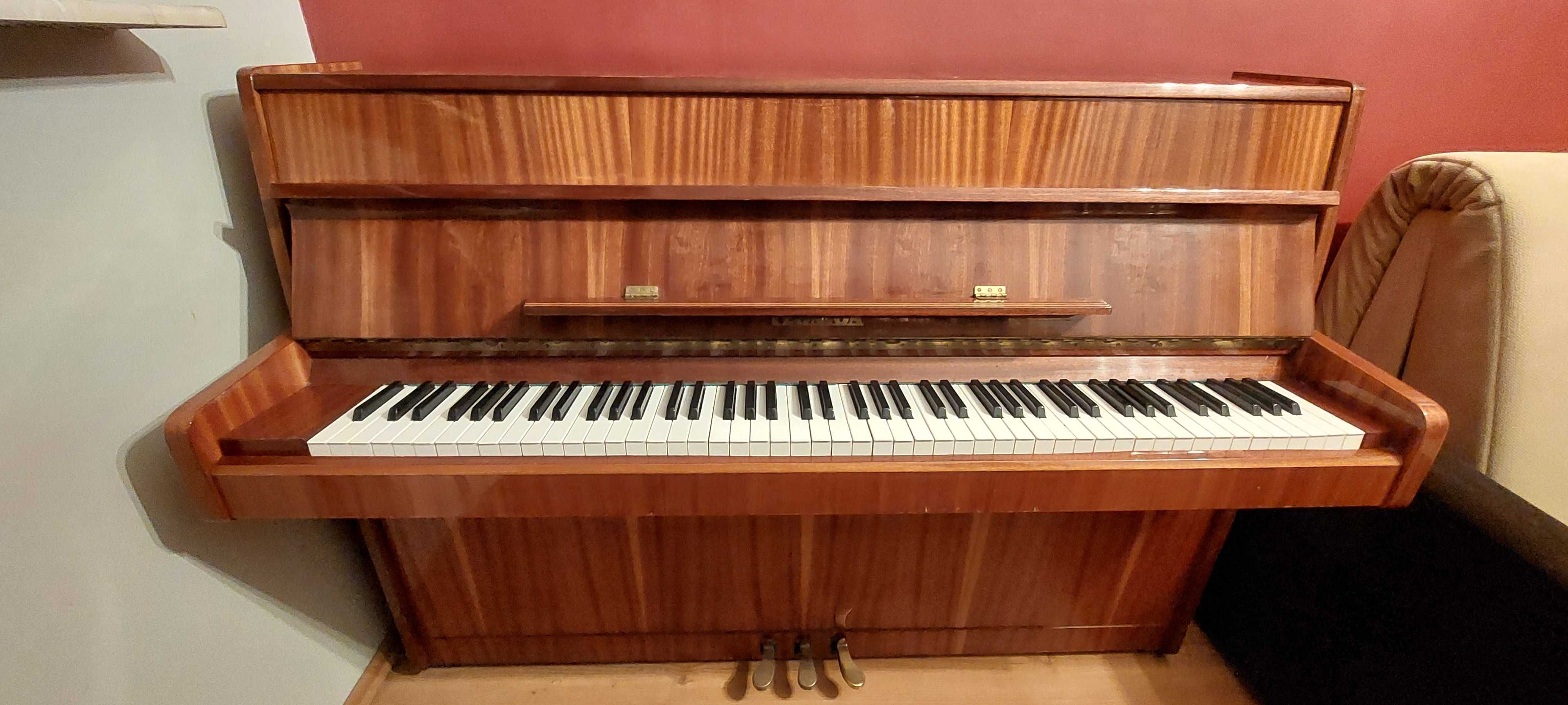 PIANINO Legnica 100C rok 1989