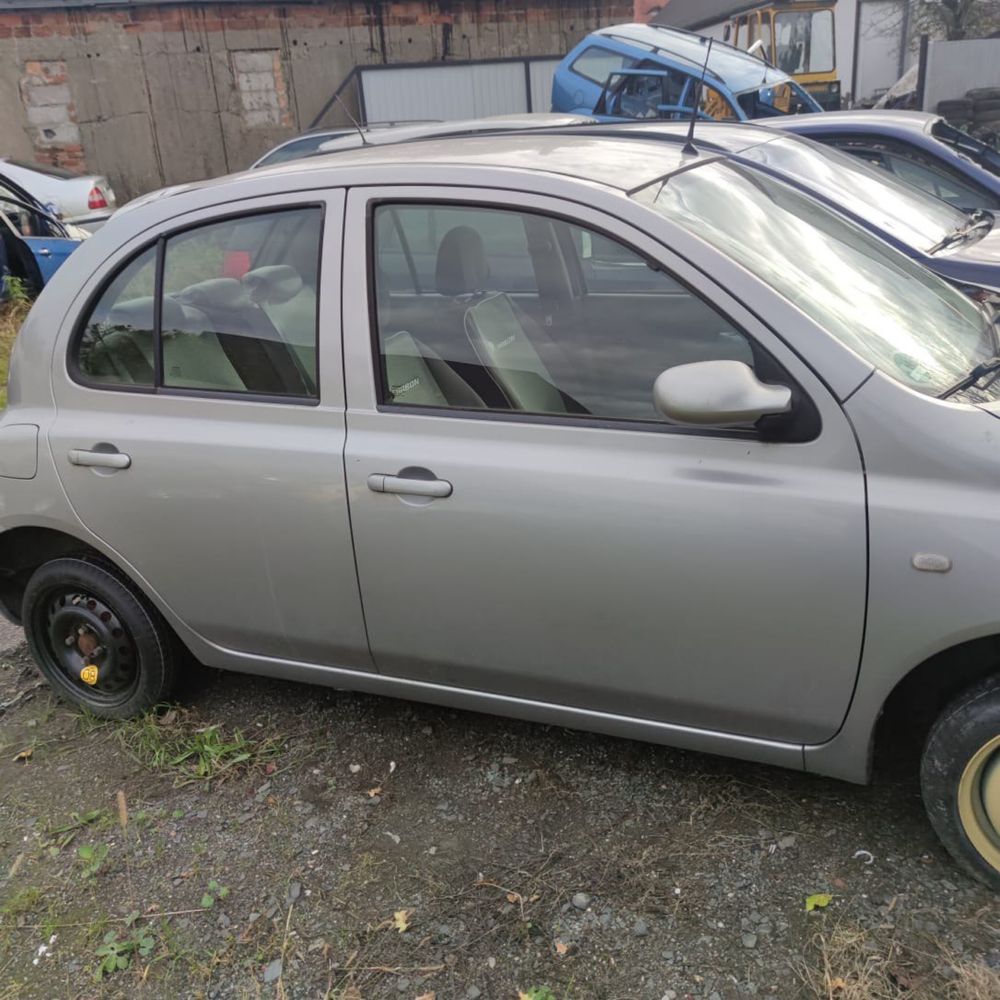 Продам запчастини на Nissan Micra K12 5 дверей 2003 1.5DCI