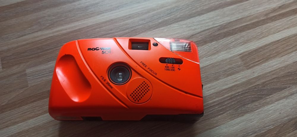 Aparat fotograficzny analog z lat 90- tych Moginon 501