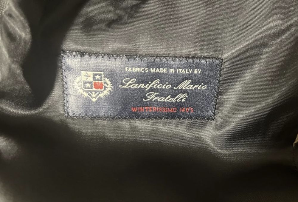 мужской классический деловой костюм.франция