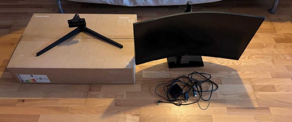 MONITOR SAMSUNG 32 144HZ 1ms ODYSSEY G5 + Vesa Mount