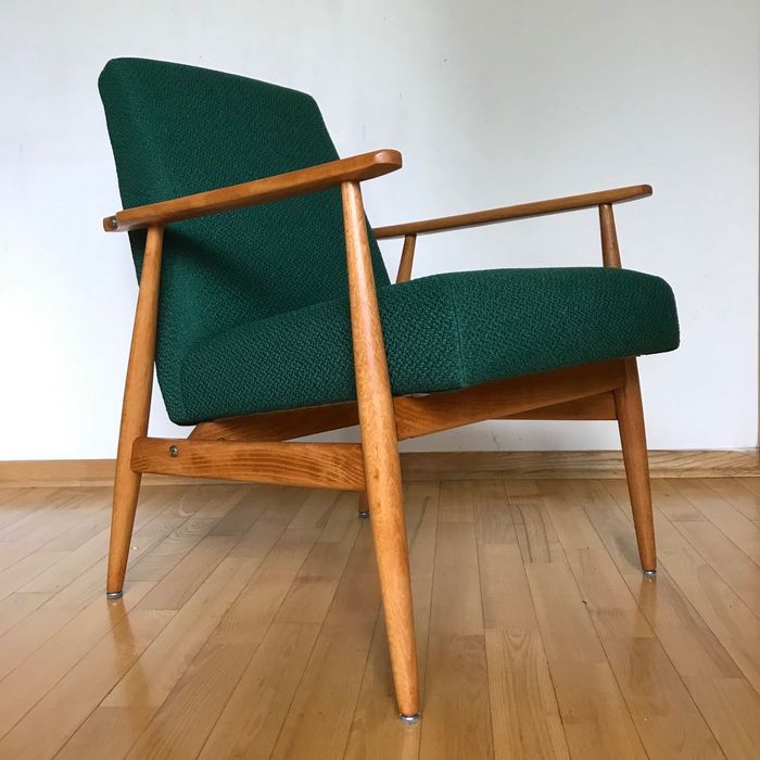 Fotel lisek PRL klasyczny zieleń butelkowa olcha H. Lis 300-190 x 20