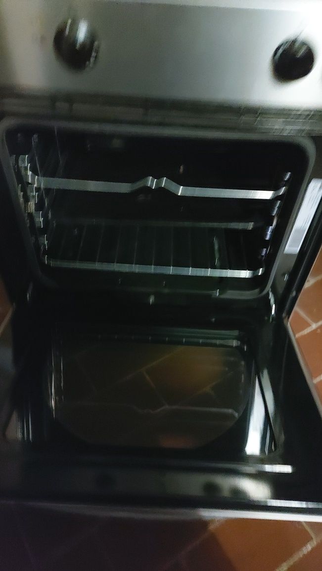 Oportunidade única!!Forno Zanussi espetacular,tem grelha  como novo.