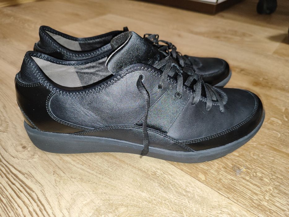 Жіночі туфлі кросівки Clarks