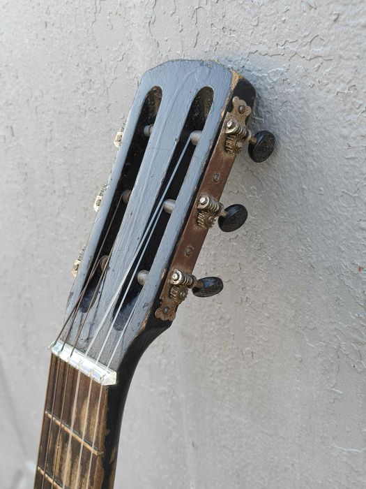 Гитара с чехлом  в отличном рабочем состоянии