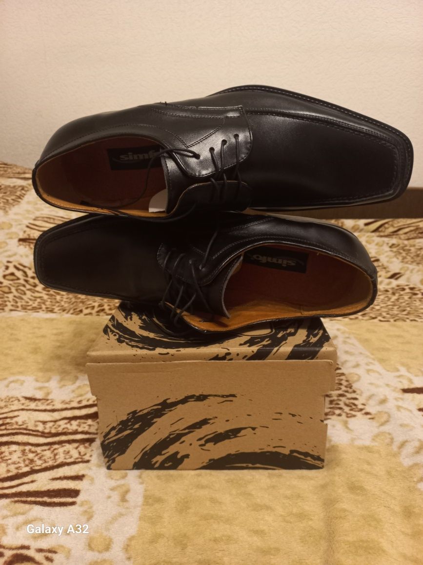 Продам новые кожаные мужские туфли на шнурках.Ц.1499 грн./пара.