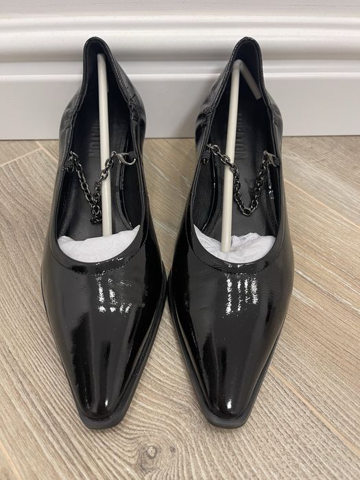 Жіночі лакові туфельки