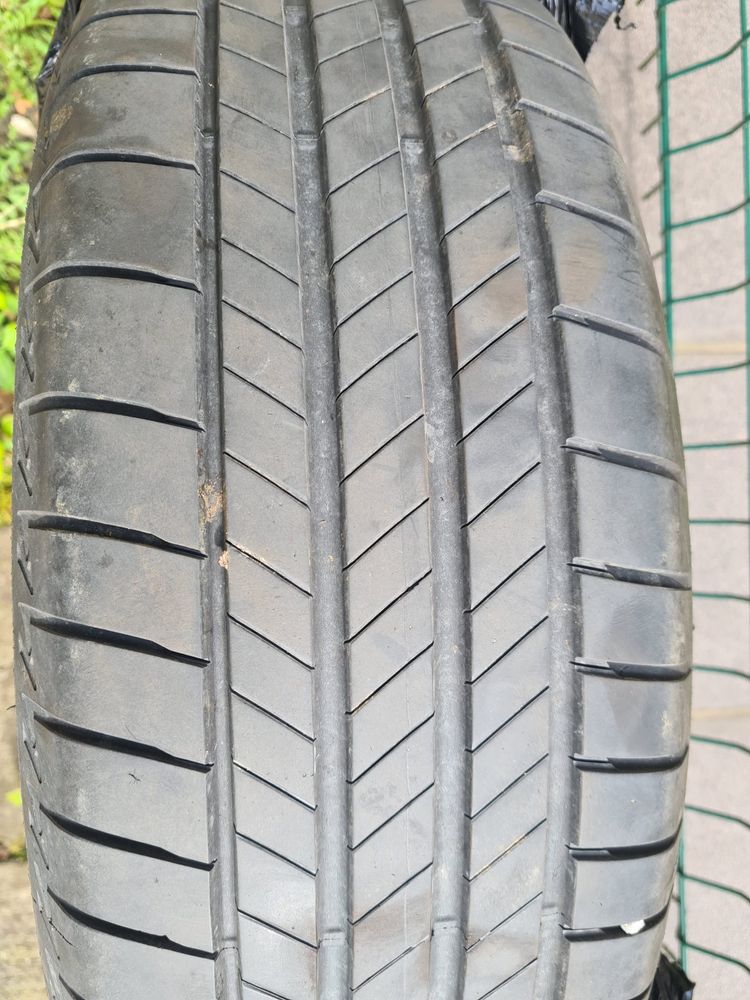 Bridgestone -komplet-letnie 205/60R16 92V