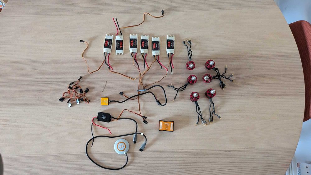 PEÇAS DJI F550 - DJI NAZA + MOTORES + ESC