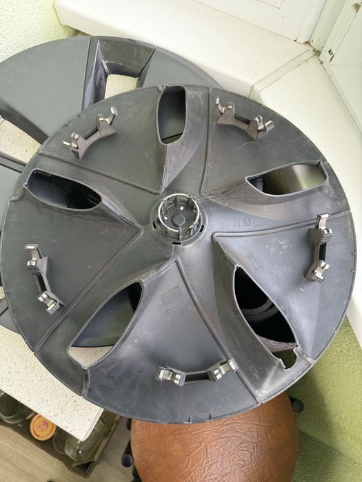 Ковпаки Tesla model 3 R18