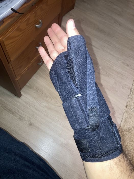 Tala imobilizadora para pulso-polegar