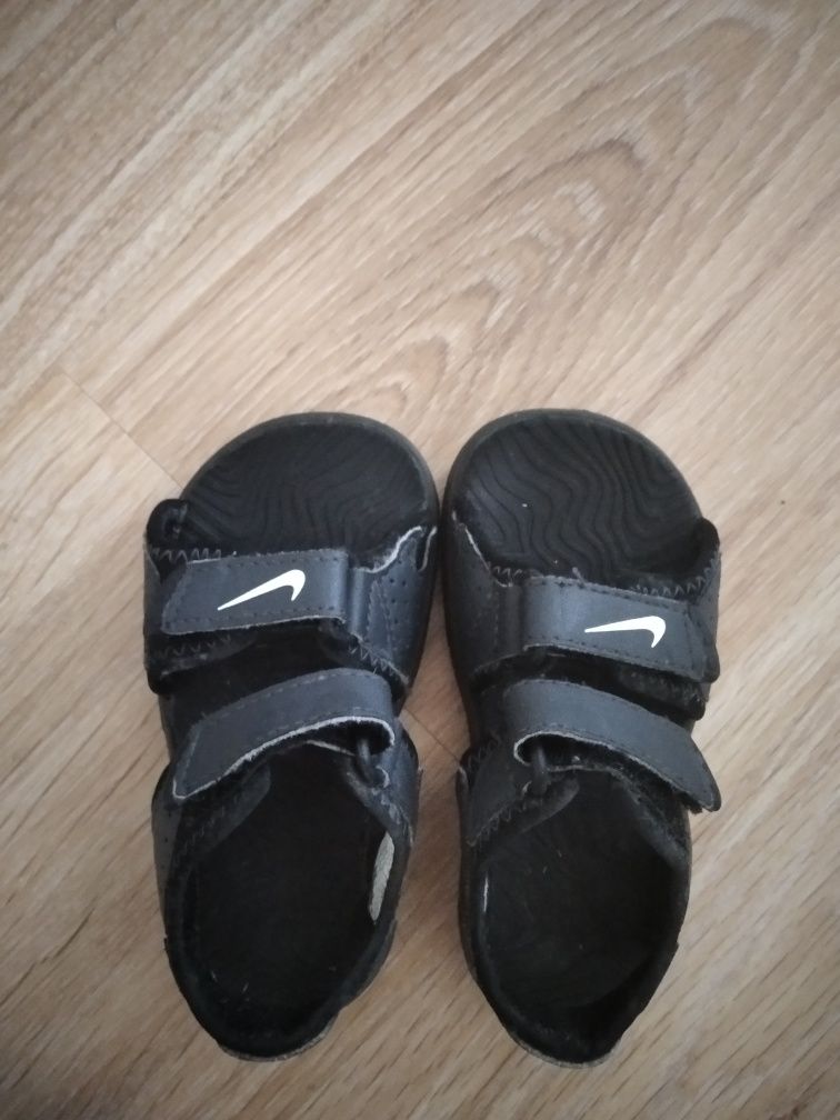 Sandałki nike rozmiar 23,5