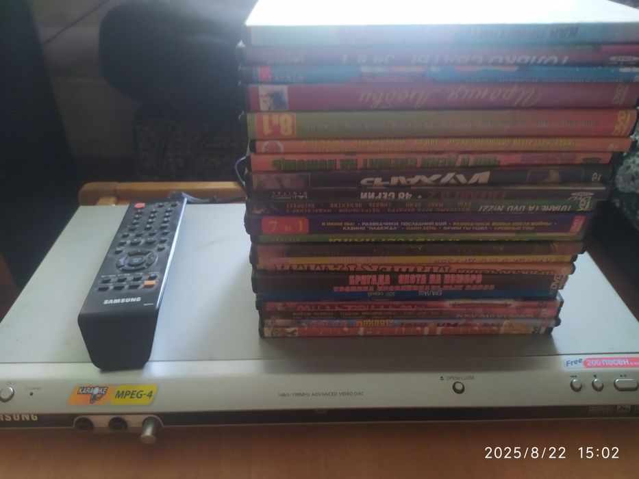 DVD player з дисками